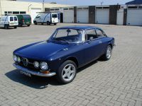 From a distance it looked okay, except for the wheels.... Alfa Romeo giulia 2000 1750 gtv gt veloce Berlina 1968 restoration restauratie rebuild